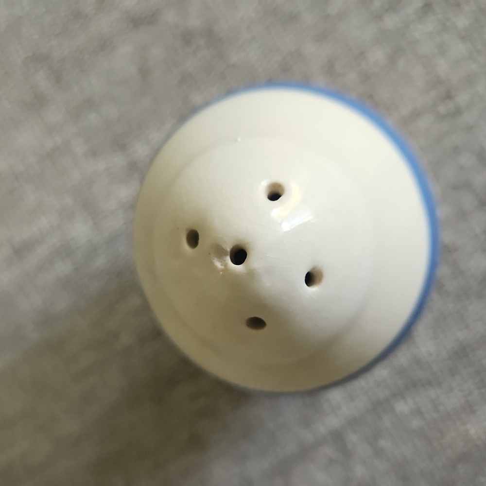 Cornishware Vintage Blue and White Stripe Egg Cup And Pepper Shaker - Picture 7 of 9